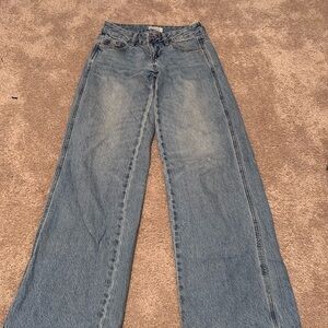 Low rise baggy jeans